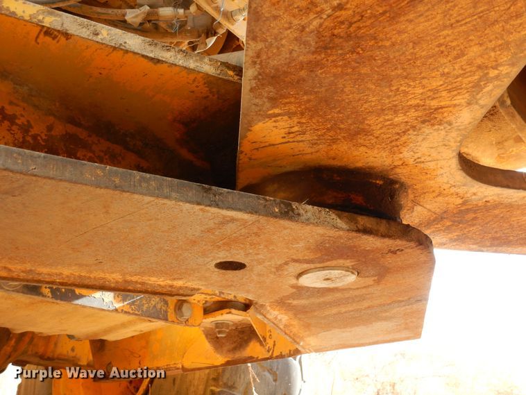 image for item DF8232 1989 John Deere 624E  wheel loader