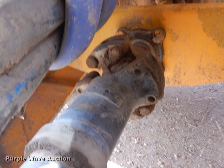 image for item DF8232 1989 John Deere 624E  wheel loader