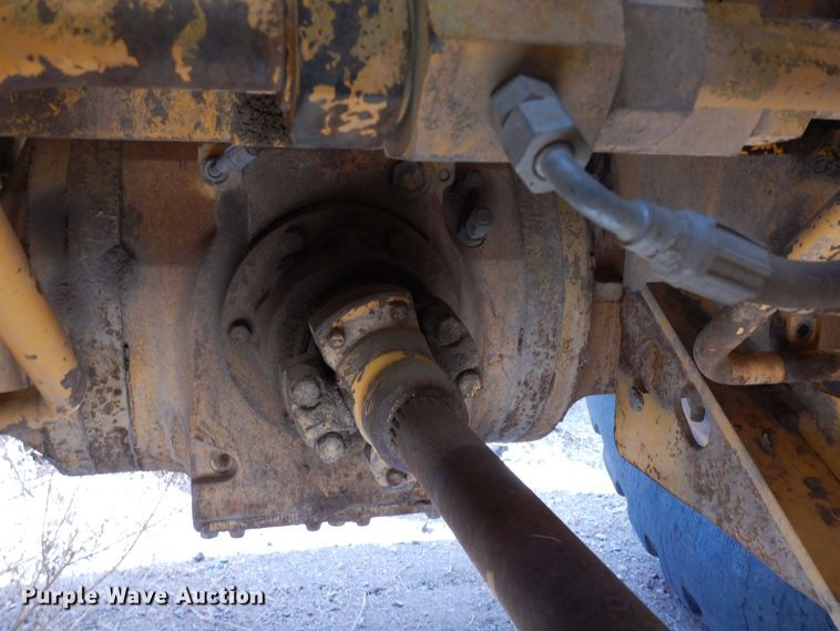 image for item DF8232 1989 John Deere 624E  wheel loader