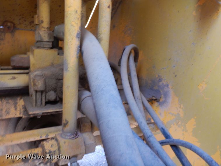 image for item DF8232 1989 John Deere 624E  wheel loader