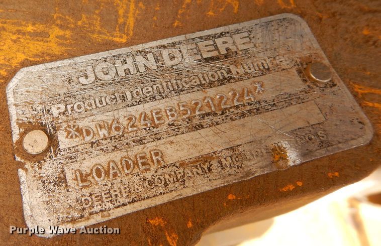 image for item DF8232 1989 John Deere 624E  wheel loader