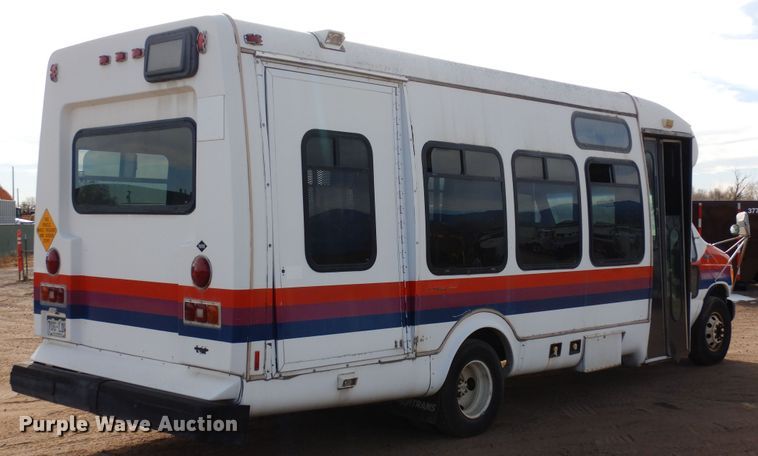 image for item DF8238 1994 Ford E350  shuttle bus