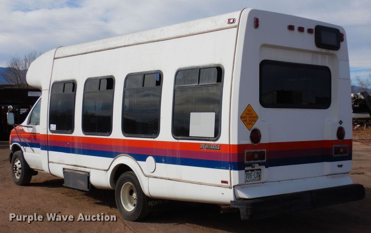 image for item DF8238 1994 Ford E350  shuttle bus