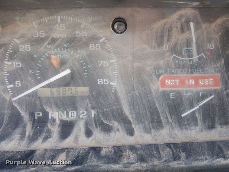 image for item DF8238 1994 Ford E350  shuttle bus