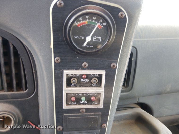 image for item DF8238 1994 Ford E350  shuttle bus