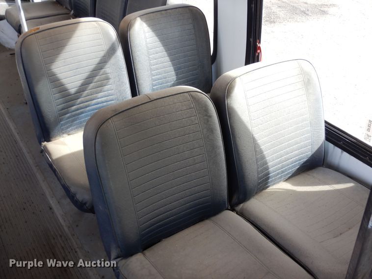 image for item DF8238 1994 Ford E350  shuttle bus