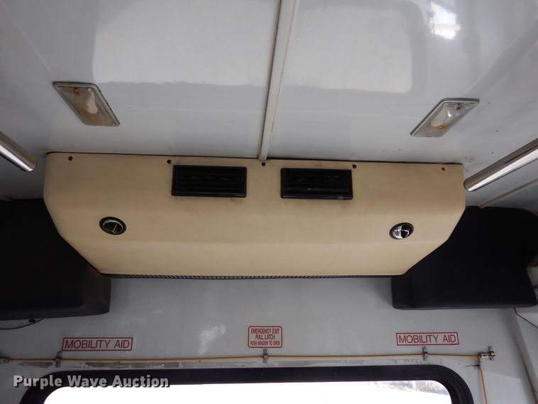 image for item DF8238 1994 Ford E350  shuttle bus