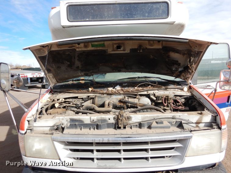 image for item DF8238 1994 Ford E350  shuttle bus