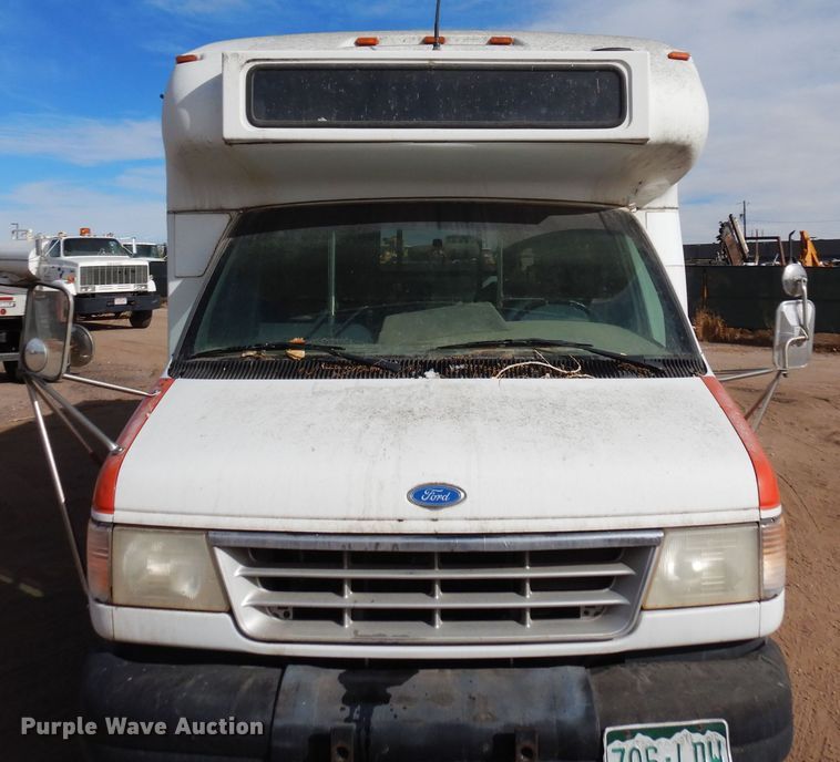 image for item DF8238 1994 Ford E350  shuttle bus