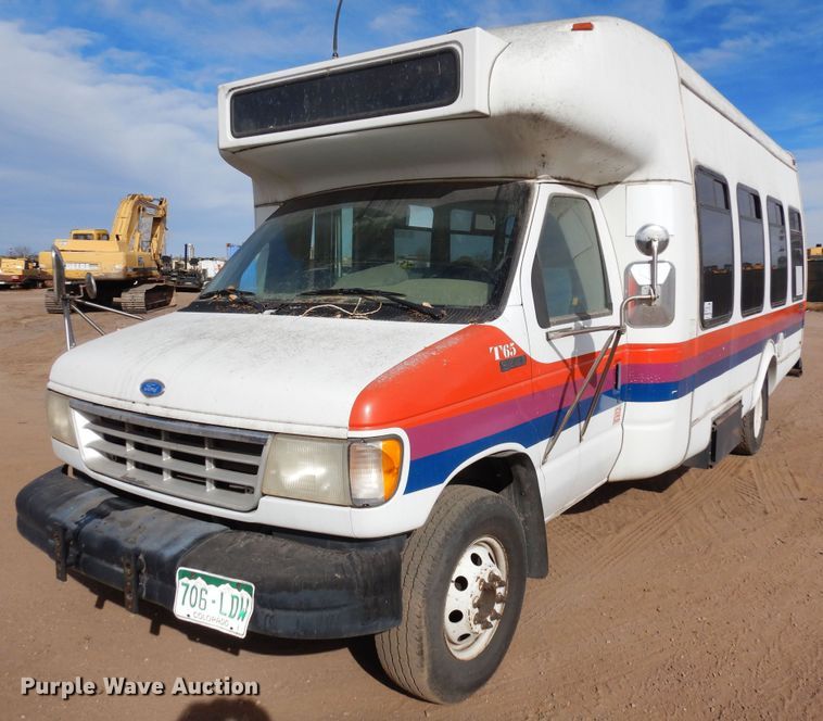 image for item DF8238 1994 Ford E350  shuttle bus
