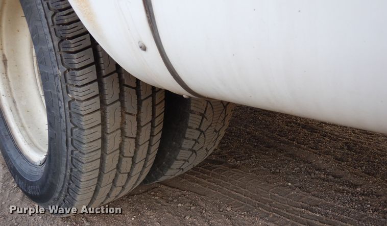 image for item DF8238 1994 Ford E350  shuttle bus