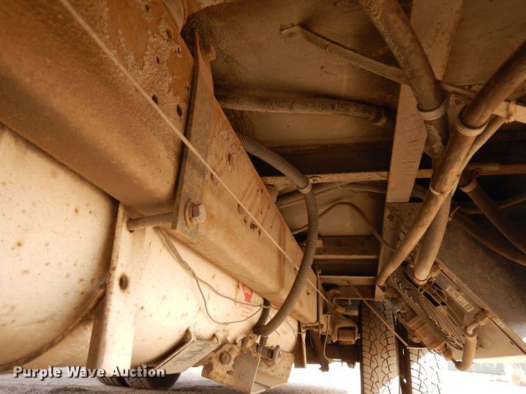 image for item DF8238 1994 Ford E350  shuttle bus