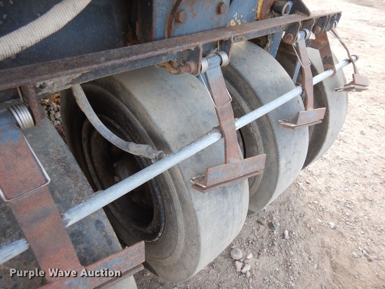 image for item DF8239 1988 Bomag BW12R  pneumatic roller