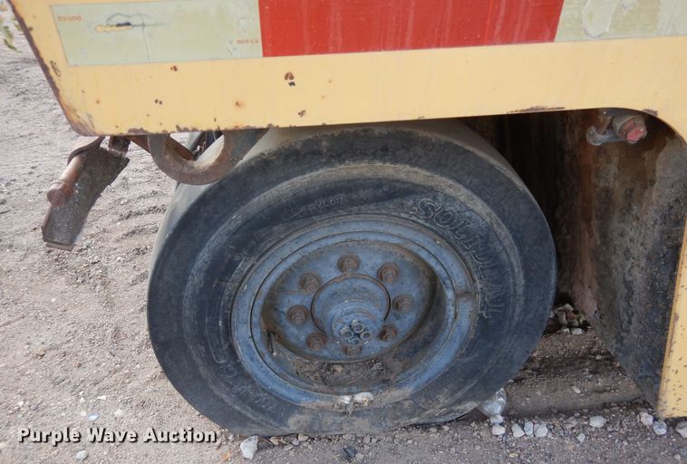 image for item DF8239 1988 Bomag BW12R  pneumatic roller