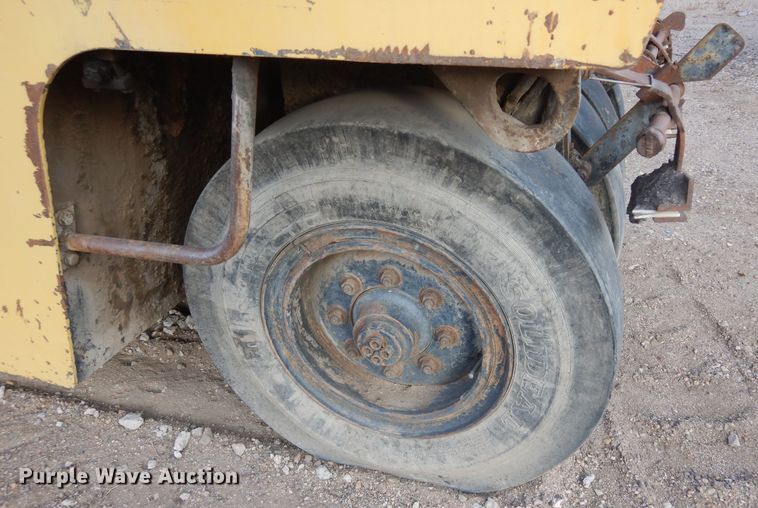 image for item DF8239 1988 Bomag BW12R  pneumatic roller