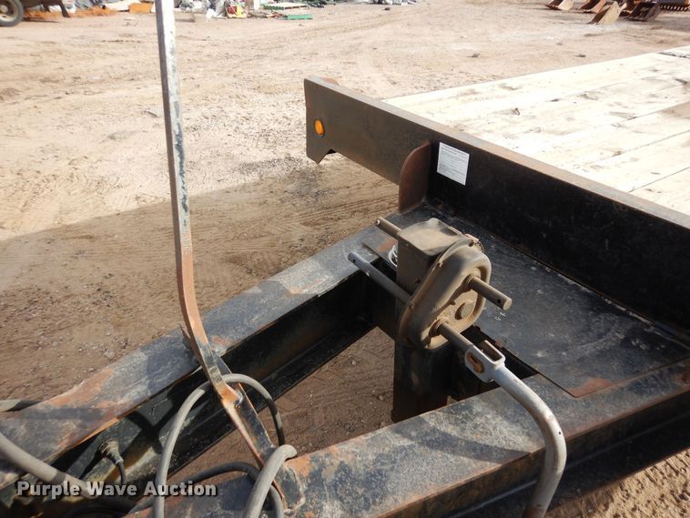 image for item DF8240 1995 Towmaster  equipment trailer