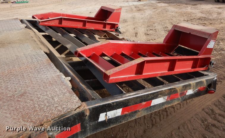 image for item DF8240 1995 Towmaster  equipment trailer