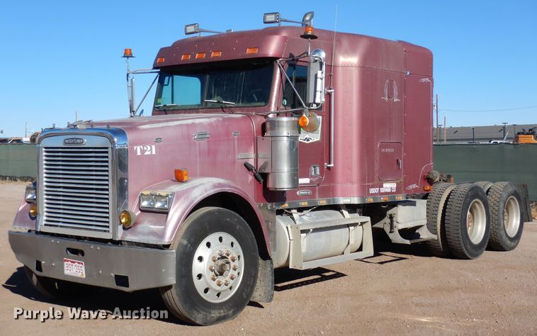 image for item DF8241 1998 Freightliner FLD 120  semi truck