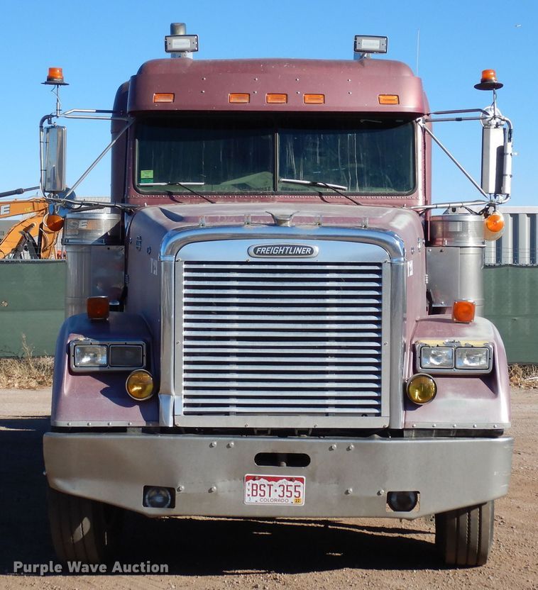 image for item DF8241 1998 Freightliner FLD 120  semi truck