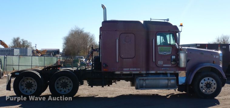 image for item DF8241 1998 Freightliner FLD 120  semi truck