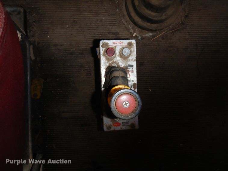 image for item DF8241 1998 Freightliner FLD 120  semi truck