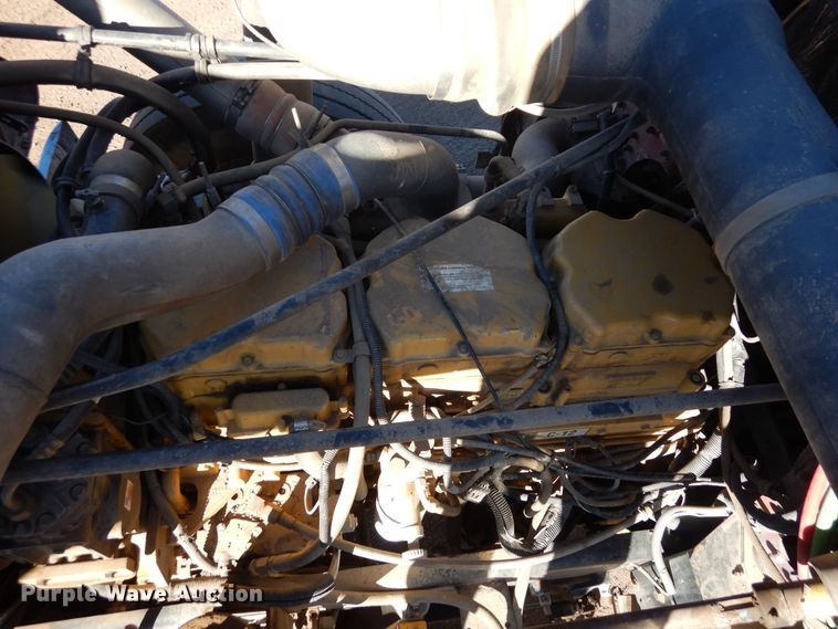 image for item DF8241 1998 Freightliner FLD 120  semi truck