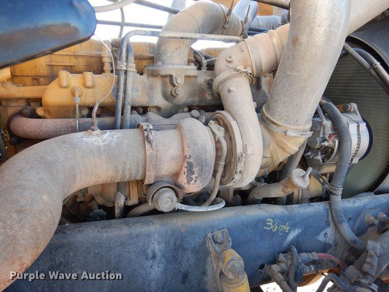 image for item DF8241 1998 Freightliner FLD 120  semi truck