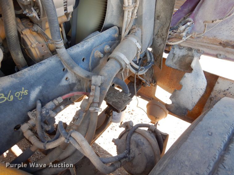 image for item DF8241 1998 Freightliner FLD 120  semi truck