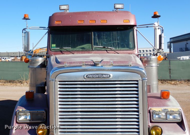 image for item DF8241 1998 Freightliner FLD 120  semi truck