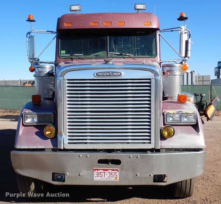 image for item DF8241 1998 Freightliner FLD 120  semi truck