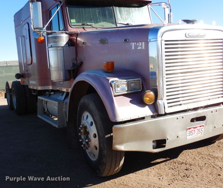 image for item DF8241 1998 Freightliner FLD 120  semi truck