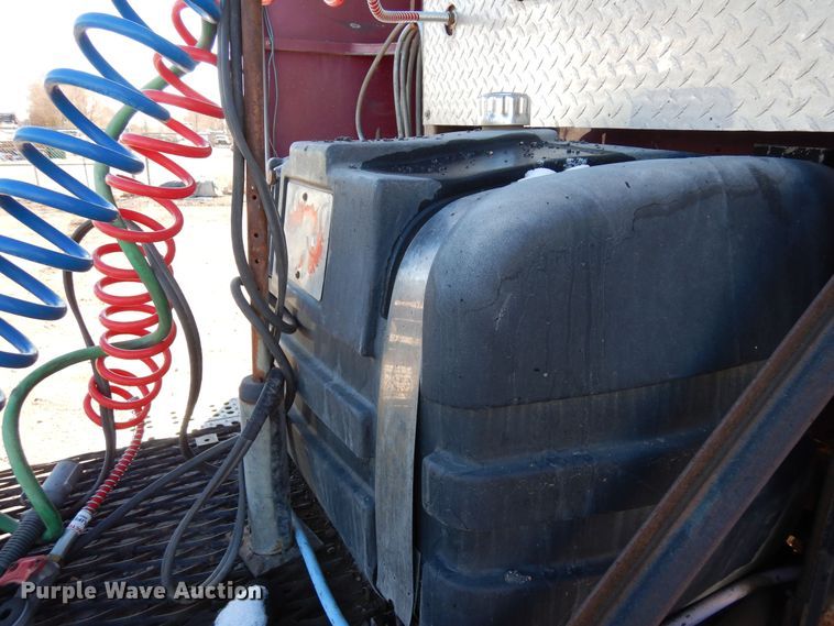 image for item DF8241 1998 Freightliner FLD 120  semi truck