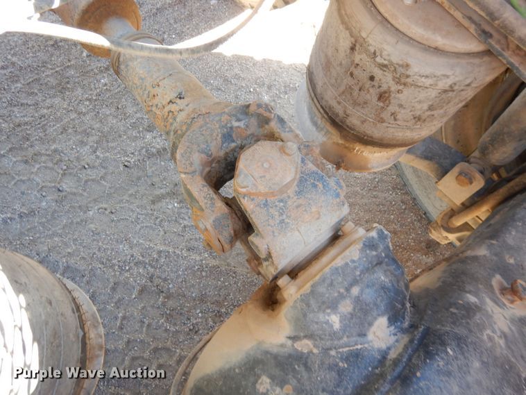 image for item DF8241 1998 Freightliner FLD 120  semi truck