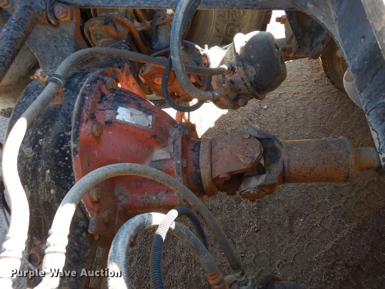 image for item DF8241 1998 Freightliner FLD 120  semi truck