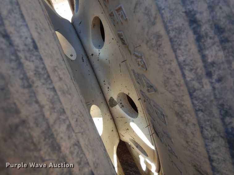 image for item DF8241 1998 Freightliner FLD 120  semi truck