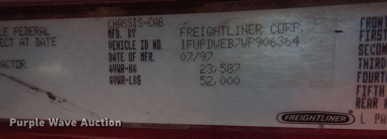 image for item DF8241 1998 Freightliner FLD 120  semi truck