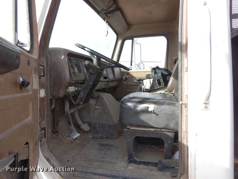 image for item DF8242 1984 International 1954  flatbed truck