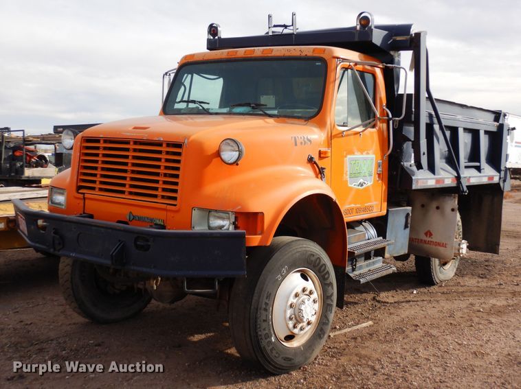 image for item DF8243 1992 International 4800  dump truck