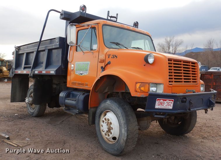 image for item DF8243 1992 International 4800  dump truck
