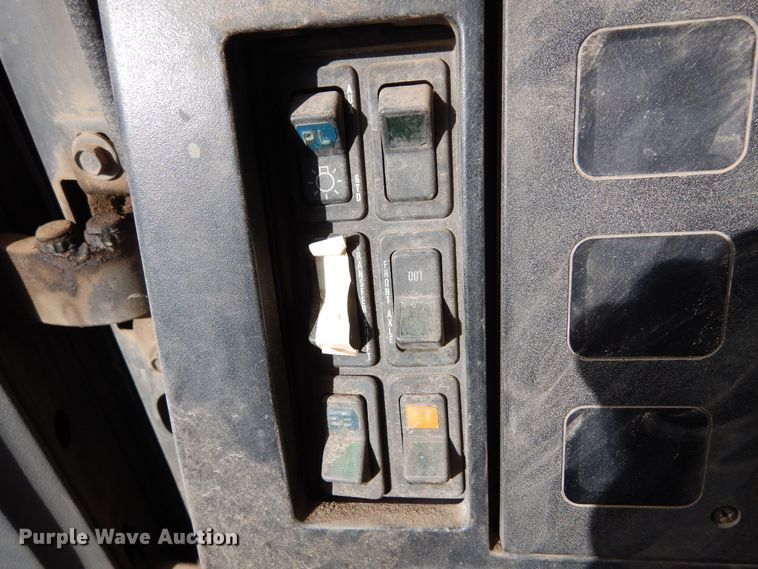 image for item DF8243 1992 International 4800  dump truck