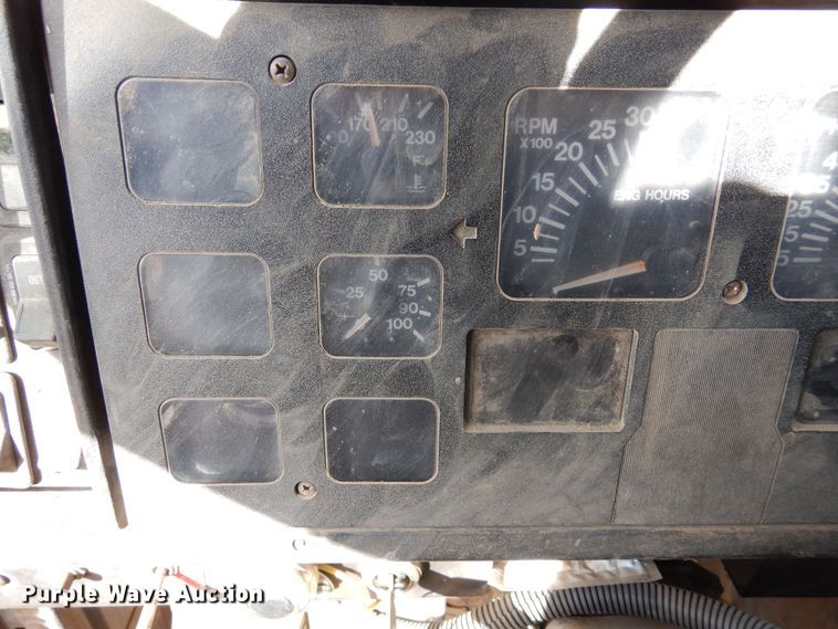 image for item DF8243 1992 International 4800  dump truck