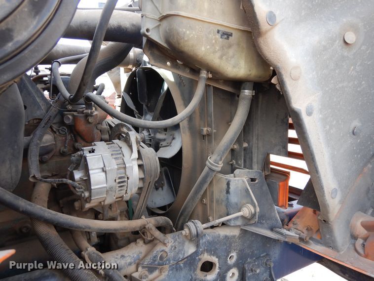 image for item DF8243 1992 International 4800  dump truck