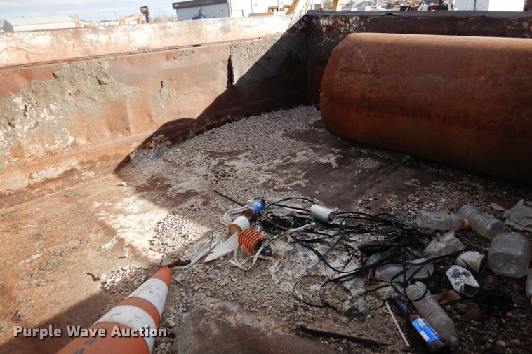 image for item DF8243 1992 International 4800  dump truck