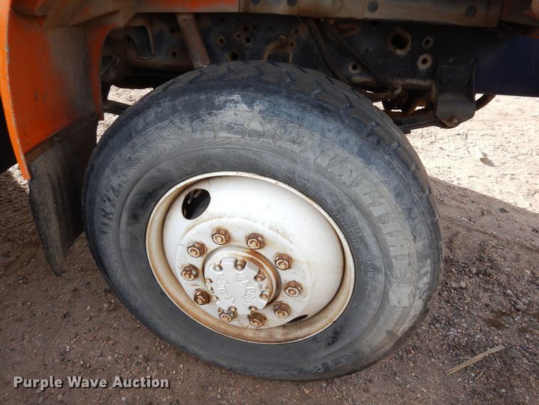 image for item DF8243 1992 International 4800  dump truck