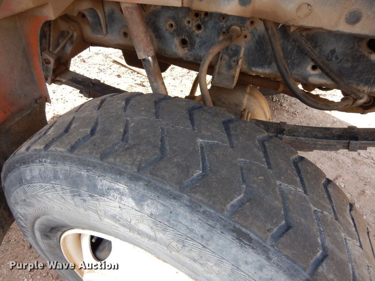 image for item DF8243 1992 International 4800  dump truck