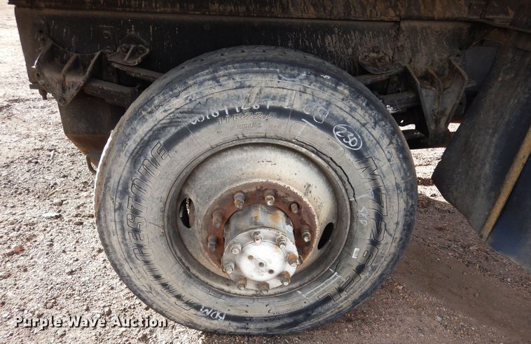 image for item DF8243 1992 International 4800  dump truck