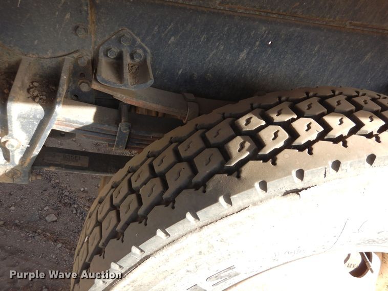 image for item DF8243 1992 International 4800  dump truck