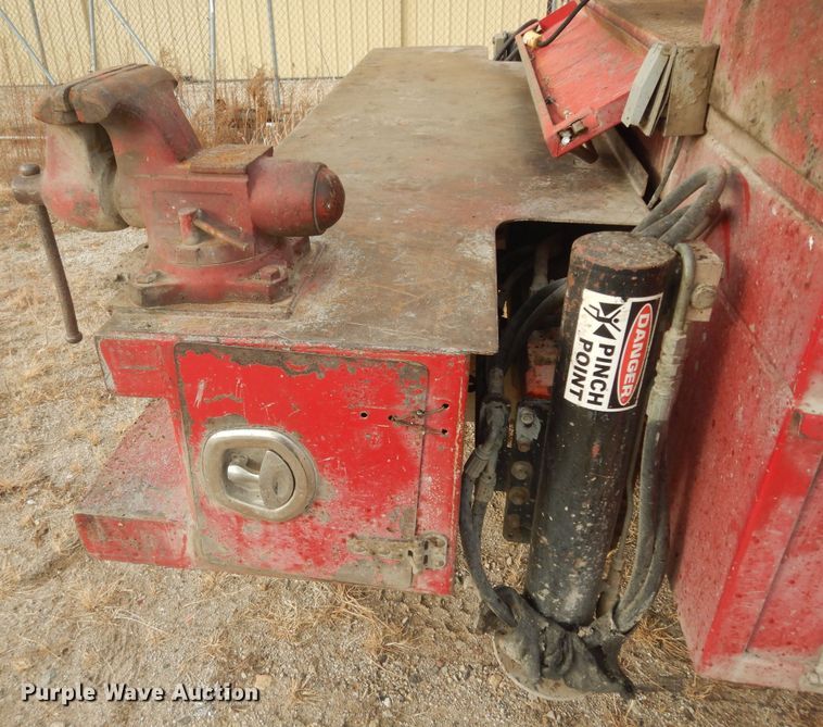 image for item DI6889 2009 Ford F750 Super Duty XL  utility / service truck