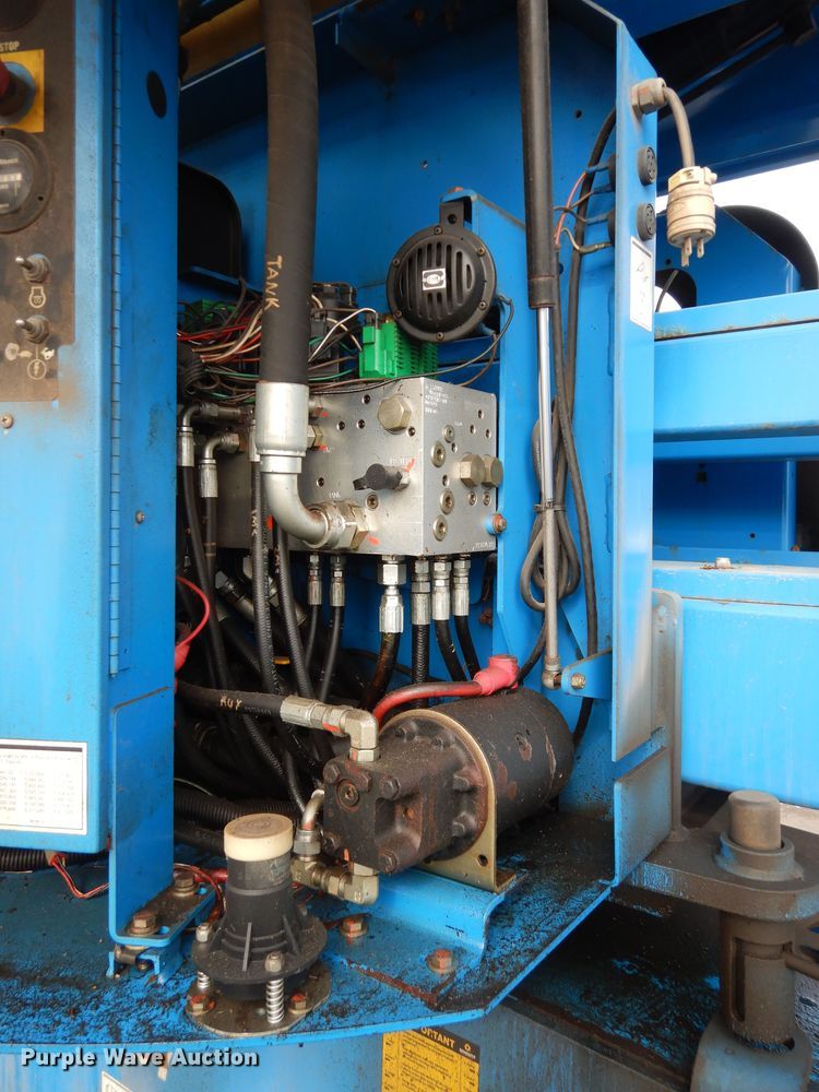 image for item DI6895 2007 Genie Z60/34  boom lift