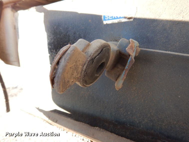 image for item DK2042 2004 Benson  end dump trailer